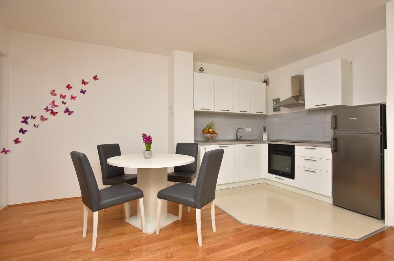 Apartment Anna A2+2 Makarská Exteriér fotografie