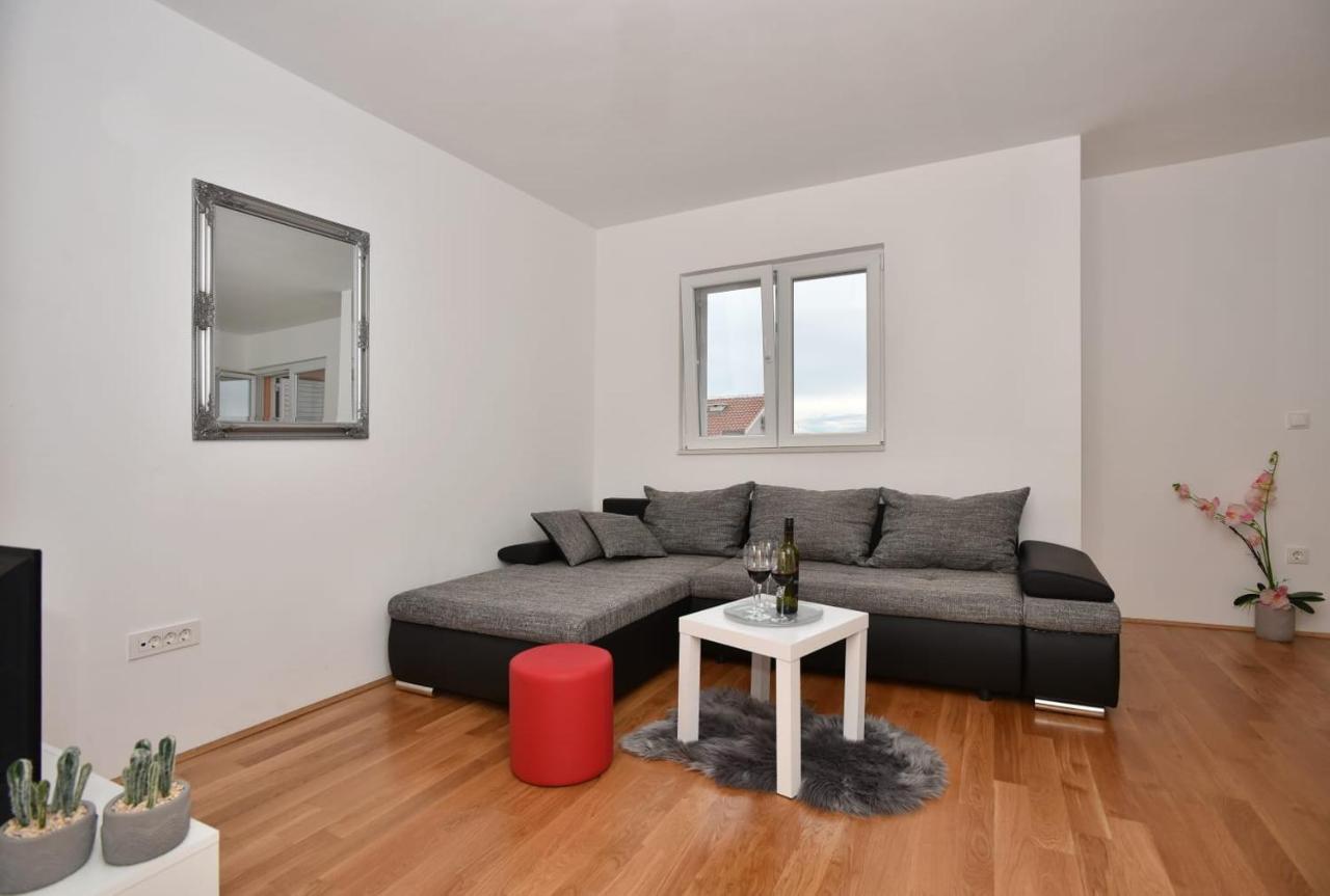 Apartment Anna A2+2 Makarská Exteriér fotografie