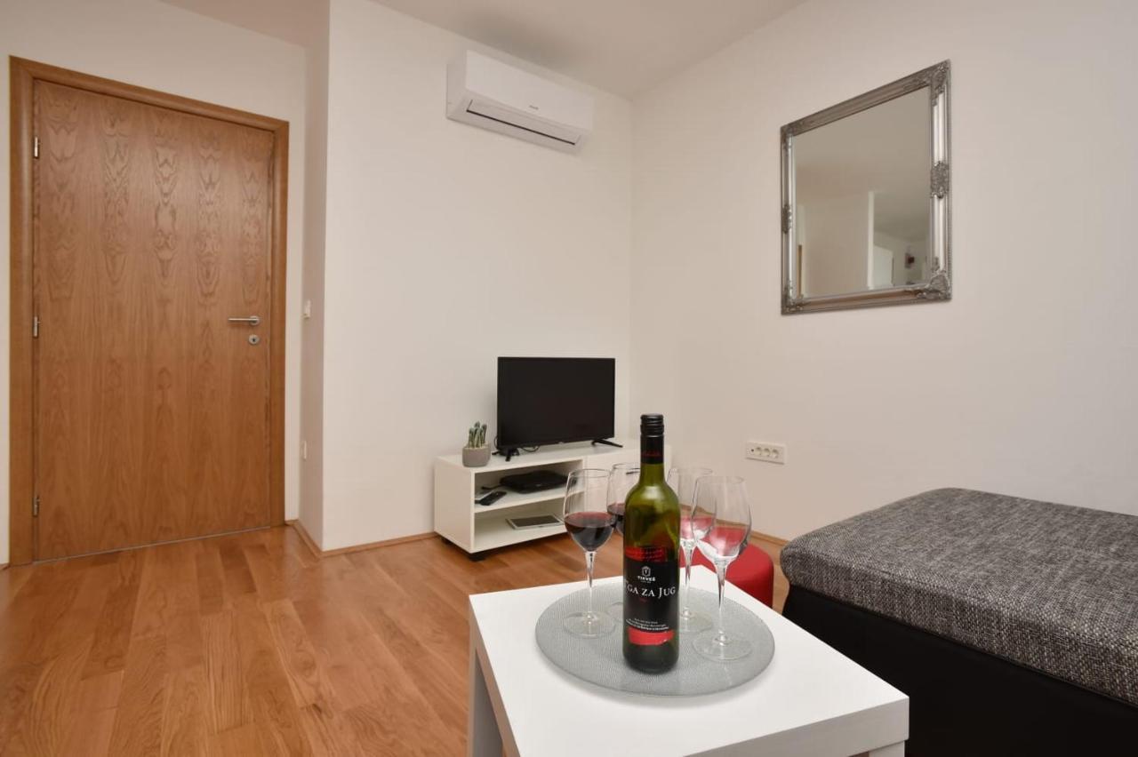 Apartment Anna A2+2 Makarská Exteriér fotografie